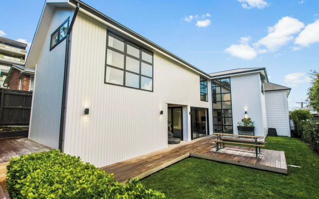 Timeless Executive Family Home - Spa