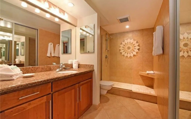 Papakea #c403 3 Bedroom Condo by RedAwning