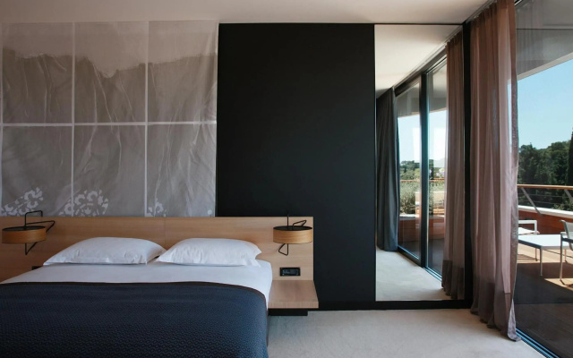 Lone Hotel by Maistra Collection