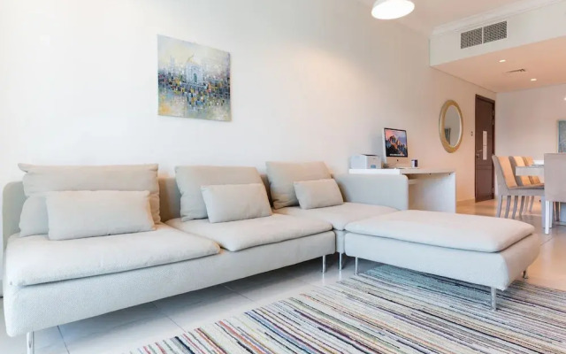 8 Boulevard Walk by Maison Privee
