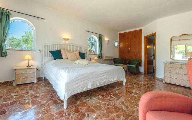 Villa West Casa Taake