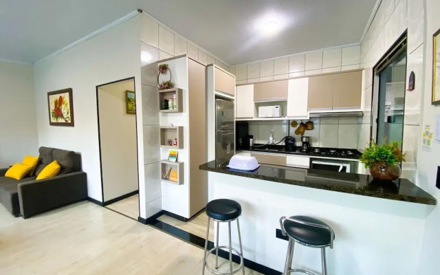 Casa Central piscina e AC para 8 hospede