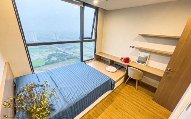 Canh Apartment in Vinhomes Green Bay
