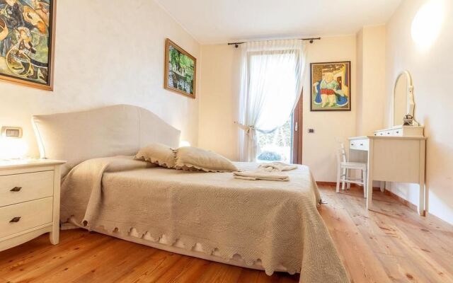 Alisee Bed  Breakfast