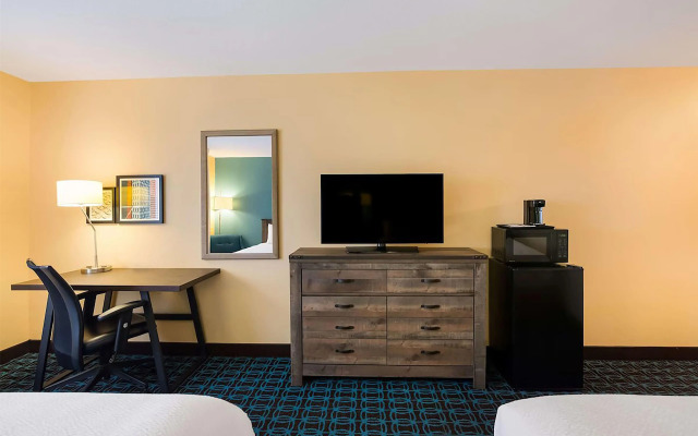 AmericInn by Wyndham Minot