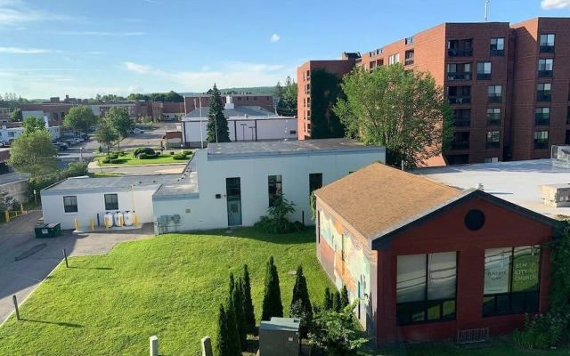 Courtyard Keene Downtown