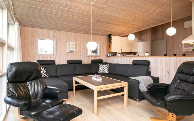 10 Person Holiday Home in Humble
