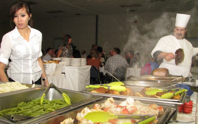 Dunvegan Inn and Suites