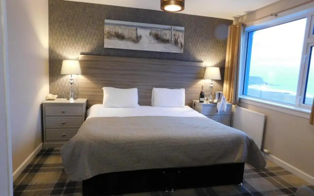 Cullen Bay Hotel