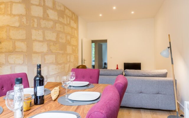 Gorgeous Apartment and Terrace in the City Center