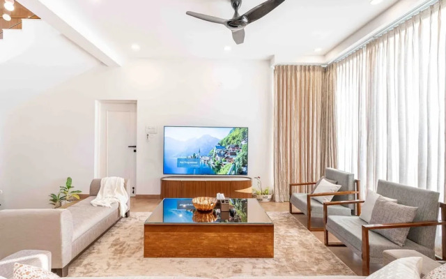 Luxury 4bhk Pool Villa - Sunset View