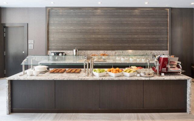 AC Hotel by Marriott Boston Cleveland Circle