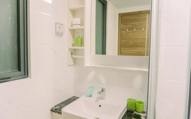 Comfort And Modern Look 3Br Sky House Bsd Apartment