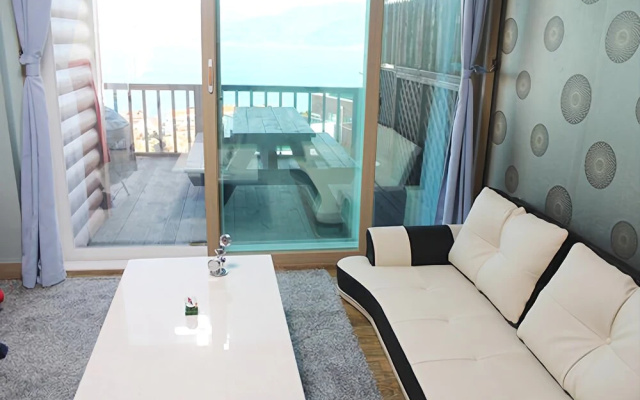 Namhae Delggo Pension