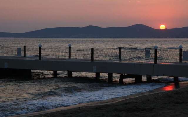 Cactus Club Yalı & Resort