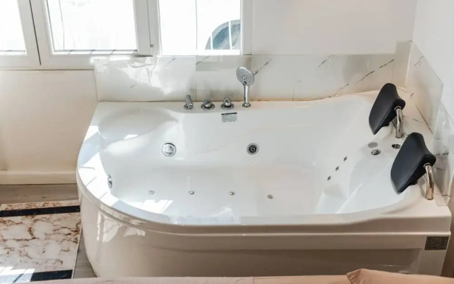 Green Luxe Suite 1 in Shkod r