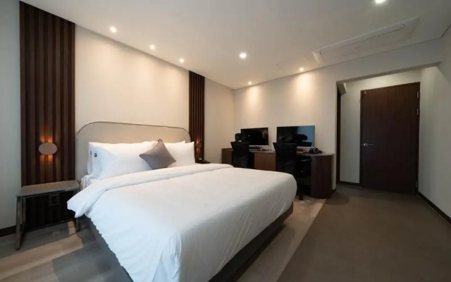 Hound Hotel Gijang-osiria