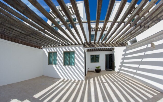 Piña Beach House in San Benito Beach