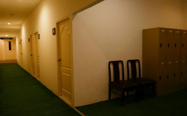 FIRST 1 Boutique House at Sukhumvit 1