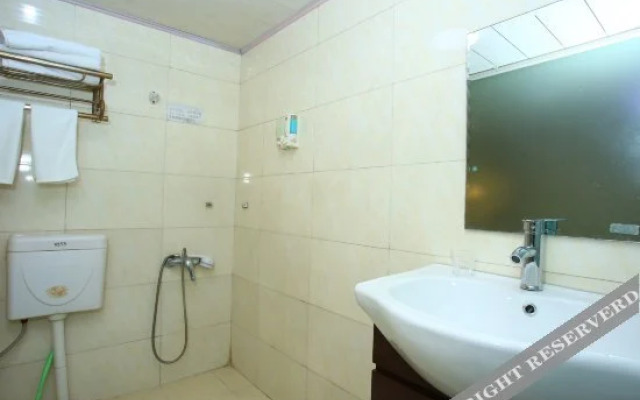 Junyi Chain Hotel (Yongfeng Subway Station)