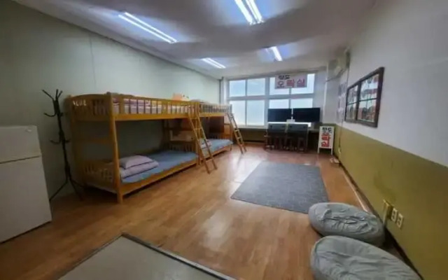 Cheongdo Wonderland Dog Camping Caravan