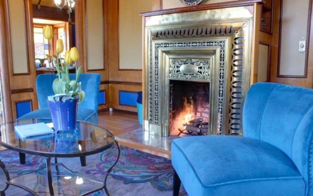 3573 Captain's Castle