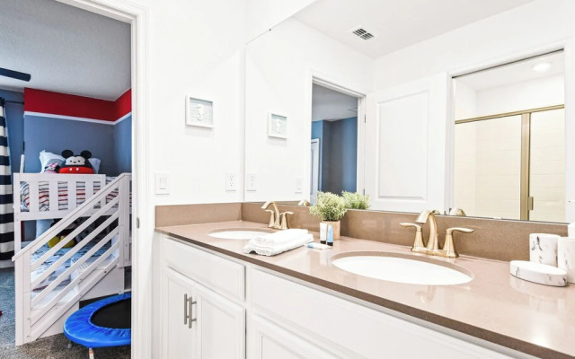 Storey Lake 6BR Lakeview Home Pool Spa Near Disney