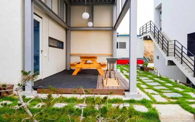 Pohang Sea and Bamboo Pension