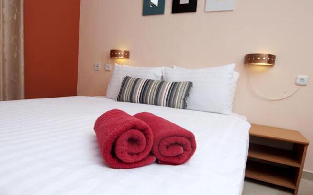 Lotan Desert Travel Hotel