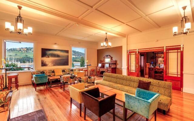 Kermandie Waterfront Hotel