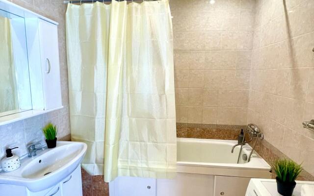 Кварт Отель на проспекте Первомайский 76 корпус 3