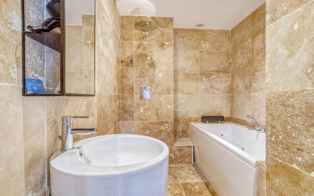 NEW - Modern 2BR Loft-style Apt - Croix-paquet