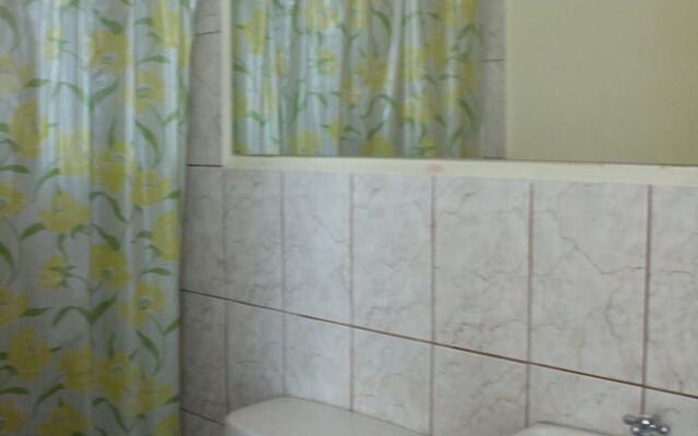 Hostal Shalom