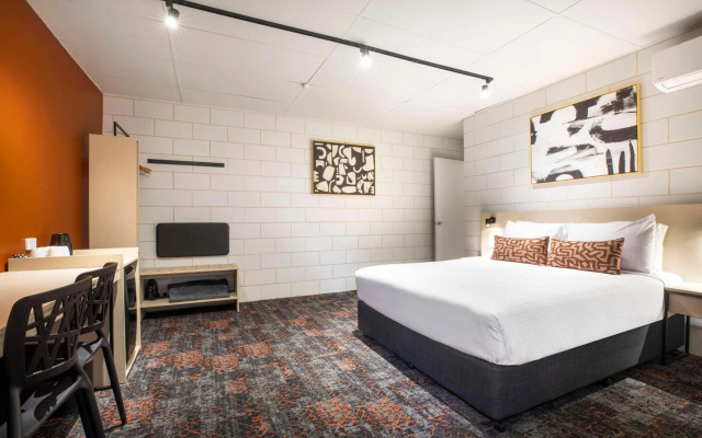 Nightcap at Dalrymple Hotel