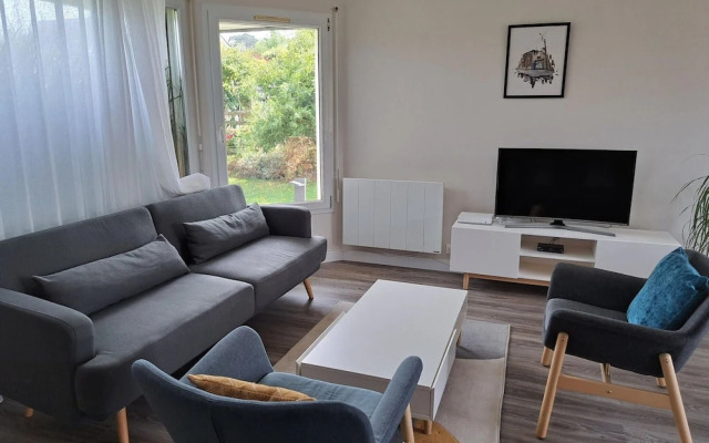 Holiday Home in Plouarzel Near Sandy Beaches