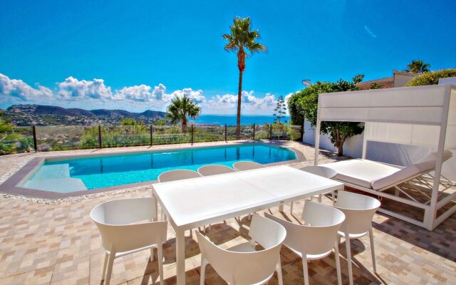 Suerte - sea view villa with private pool in Moraira