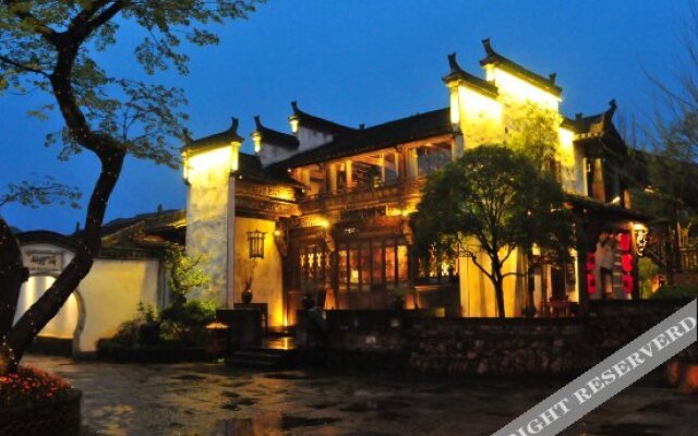 Houtang Holiday Manor