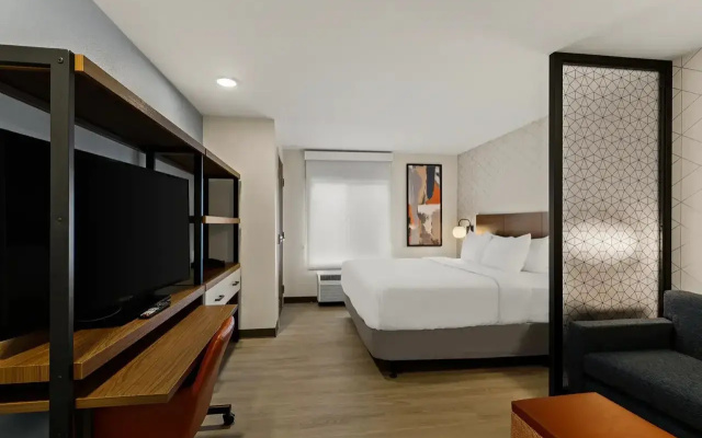 Everhome Suites Portsmouth - Newington by Choice Hotels