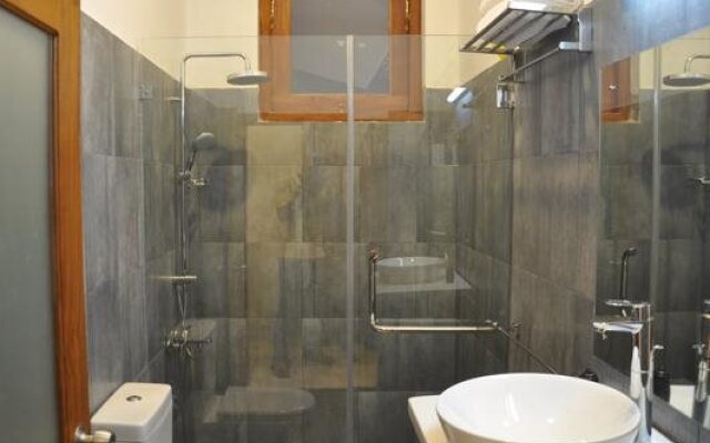 Aarya Hotel