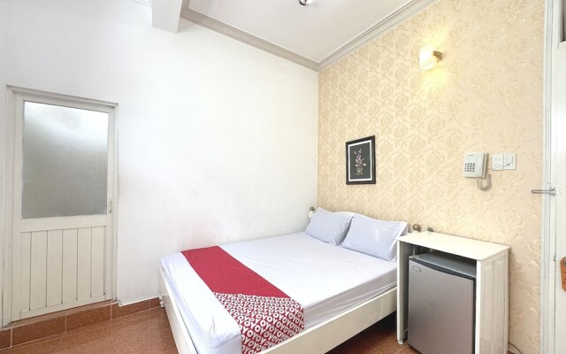 OYO 1196 Le Vu Hotel