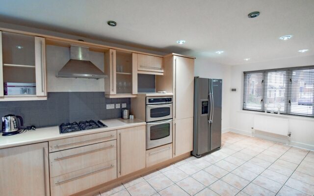 Foxley Place - MK City house