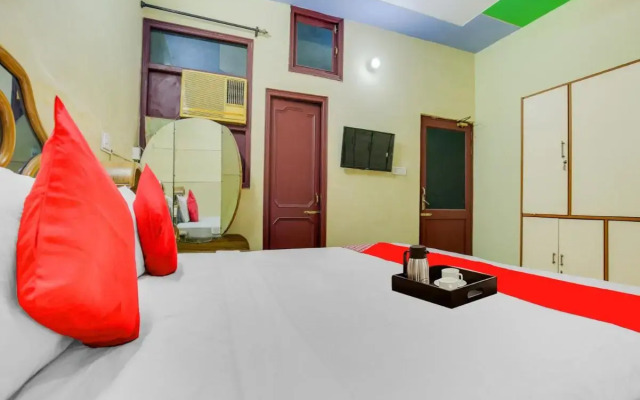 OYO Flagship 70112 Corner Guest House