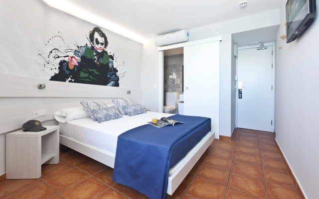 Ryans La Marina