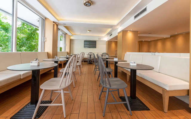 Parnon Hotel