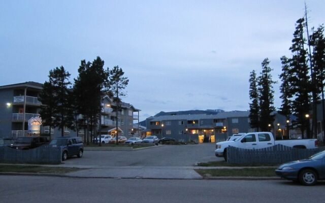 Misty Mountain Inn and Suites