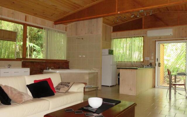 Treetops Accommodation Montville