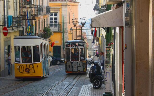 Apartment Yellow Bica