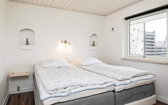 10 Person Holiday Home in Blavand