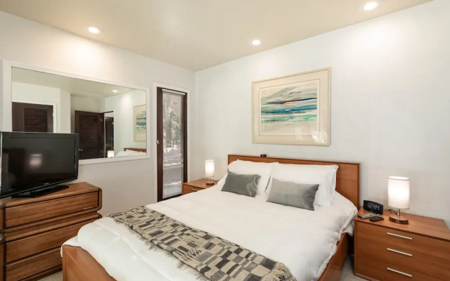 Skyhill Oasis W/ Hot Tub Walk To Universal 4 Bedroom Home