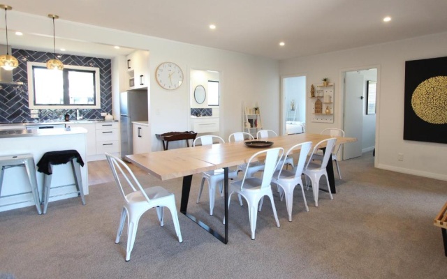 2 - Handsome and Sunkissed on the Doorstep to Wanaka – Kitchen – Wanaka